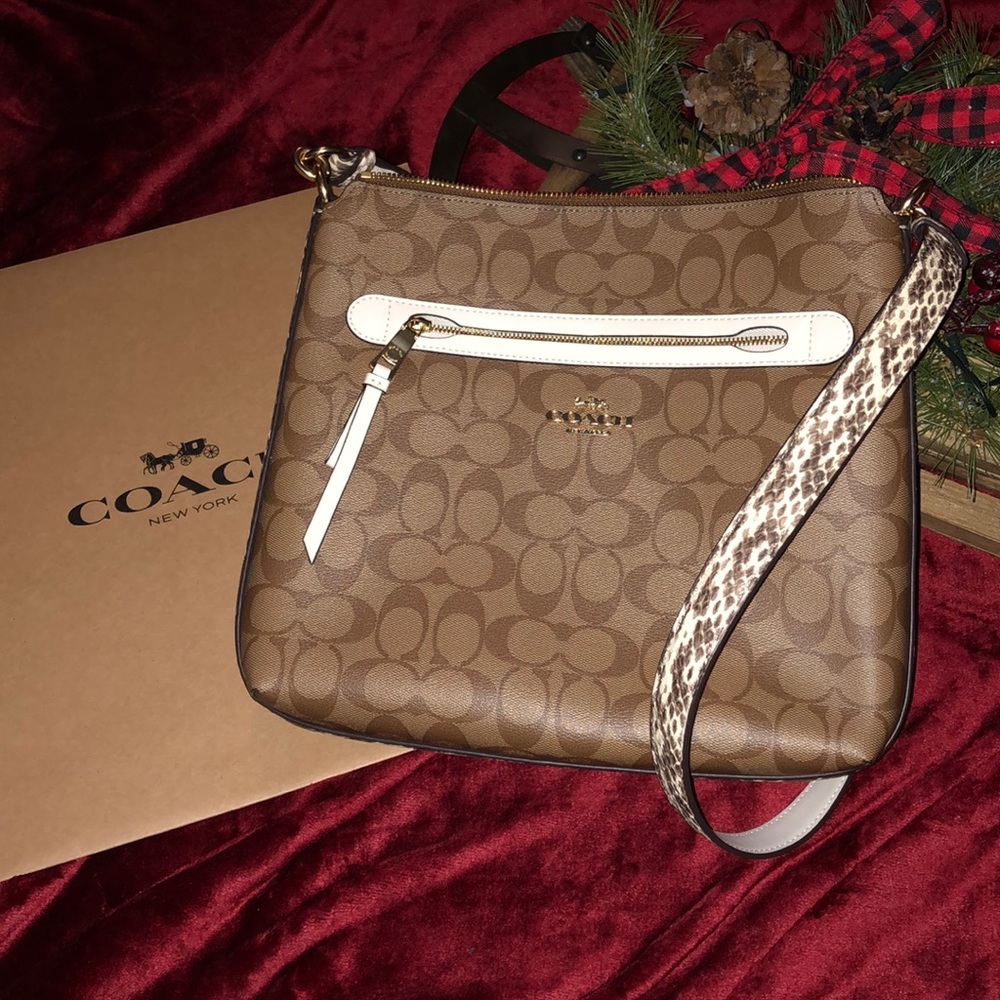 NWT Coach Mae File Crossbody In Signature Canvas🎁